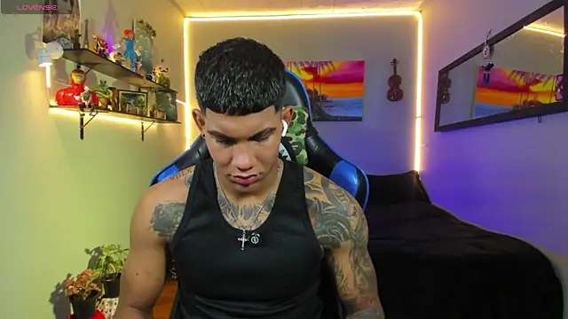 Snapshot of Damian_latinxxx chatting on July 2026 08:48:02 AM Damian latinxxx online show from July 2026 08:48:02 AM