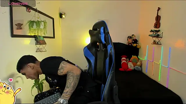 Damian latinxxx online show from March 2026 03:13:02 AM