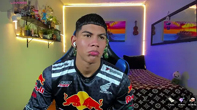 Snapshot of Damian_latinxxx chatting on July 2026 09:06:02 AM Damian latinxxx online show from July 2026 09:06:02 AM