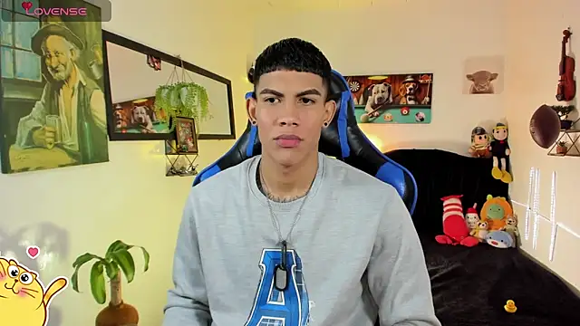 Damian latinxxx online show from March 2026 03:19:02 AM