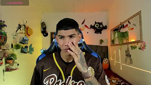 Damian latinxxx online show from November 2025 03:11:01 AM