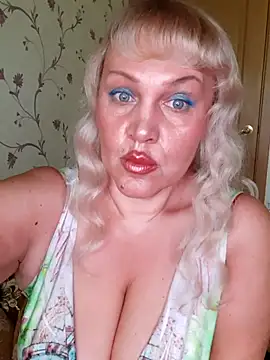 IsabellaBoni online show from July 2026 07:04:02 AM