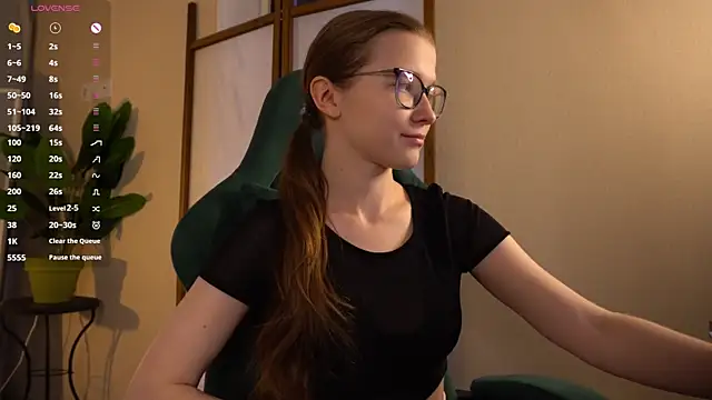 brendacom online show from October 2025 05:42:01 AM