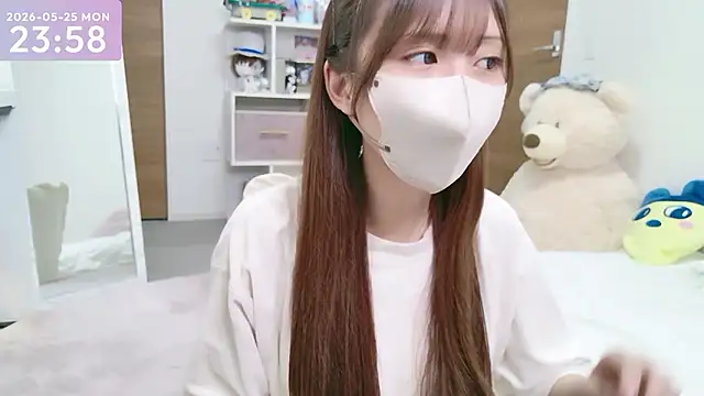 Snapshot of -SHINON- chatting on May 2026 03:00:01 PM -SHINON- online show from May 2026 03:00:01 PM