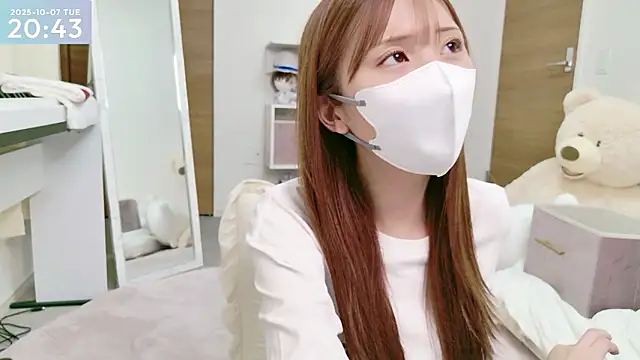 Snapshot of -SHINON- chatting on October 2025 11:44:02 AM -SHINON- online show from October 2025 11:44:02 AM