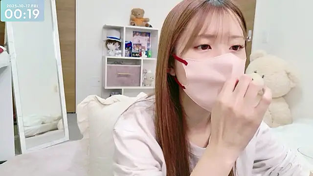 Snapshot of -SHINON- chatting on October 2025 03:20:02 PM -SHINON- online show from October 2025 03:20:02 PM