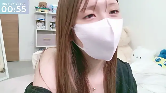 Snapshot of -SHINON- chatting on April 2026 03:57:01 PM -SHINON- online show from April 2026 03:57:01 PM