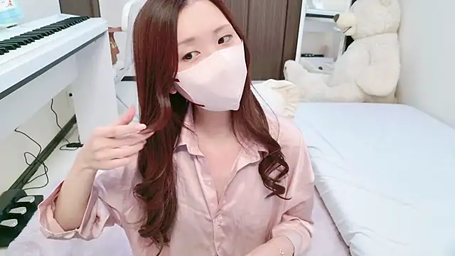 Snapshot of -SHINON- chatting on January 2025 02:45:02 PM -SHINON- online show from January 2025 02:45:02 PM