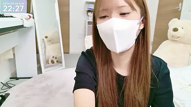 Snapshot of -SHINON- chatting on September 2025 01:29:01 PM -SHINON- online show from September 2025 01:29:01 PM