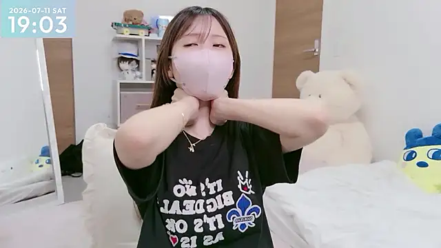 Snapshot of -SHINON- chatting on July 2026 10:04:01 AM -SHINON- online show from July 2026 10:04:01 AM