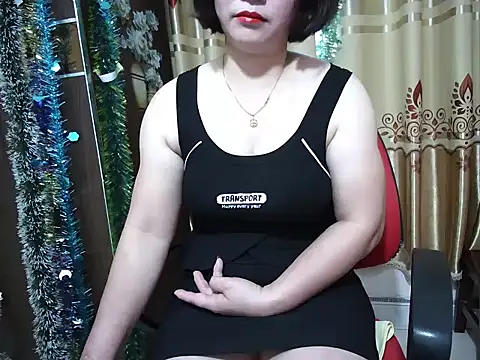 Snapshot of Mama-BigPussy chatting on May 2026 11:42:01 PM Mama-BigPussy online show from May 2026 11:42:01 PM