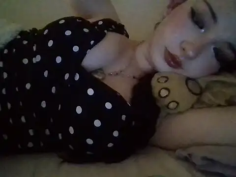 Cerisee04 online show from September 2025 09:37:02 PM