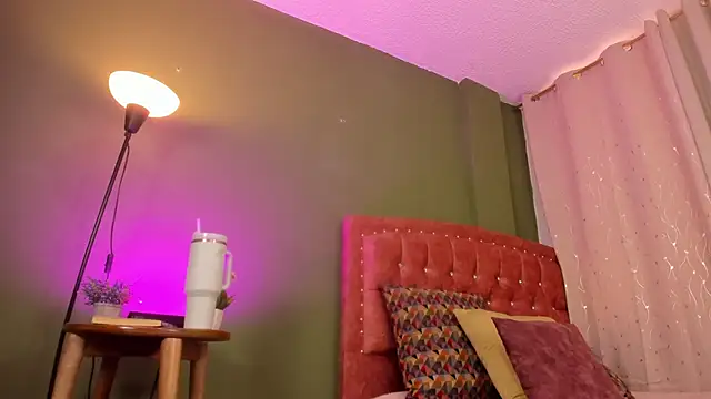 Snapshot of Zara_dulce chatting on December 2025 01:04:02 PM Zara dulce online show from December 2025 01:04:02 PM