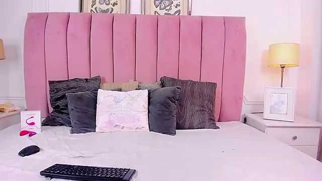 Santy carrington online show from March 2026 07:54:02 PM