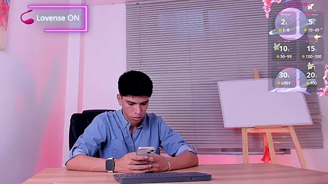 Santy carrington online show from April 2026 07:44:02 PM