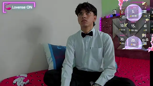 Snapshot of Santy_carrington chatting on November 2025 08:24:02 PM Santy carrington online show from November 2025 08:24:02 PM