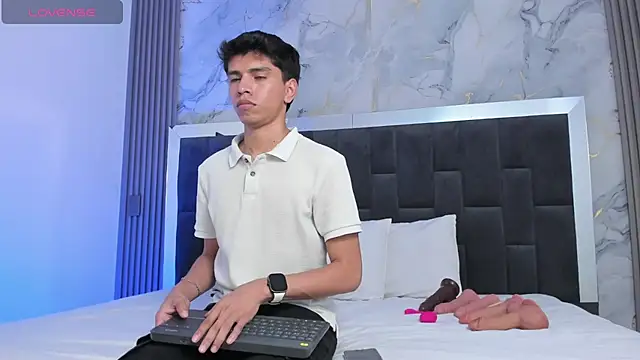 Santy carrington online show from April 2026 10:15:01 PM