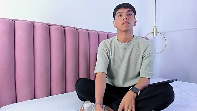 Santy carrington online show from March 2026 08:25:02 PM