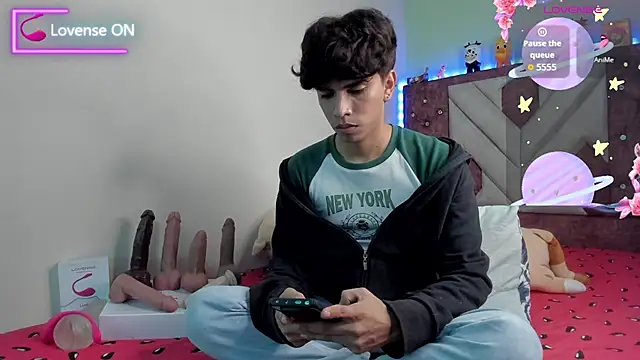 Snapshot of Santy_carrington chatting on September 2025 03:24:01 AM Santy carrington online show from September 2025 03:24:01 AM