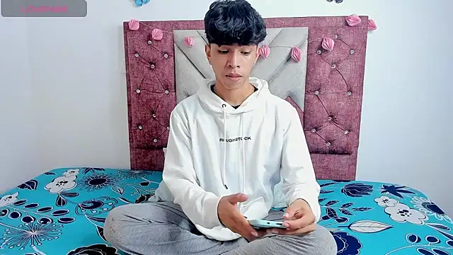 Snapshot of Santy_carrington chatting on March 2025 03:40:01 AM Santy carrington online show from March 2025 03:40:01 AM