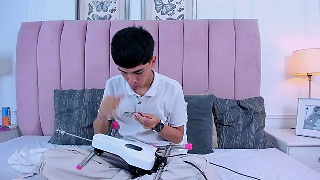 Santy carrington online show from March 2026 08:46:02 PM