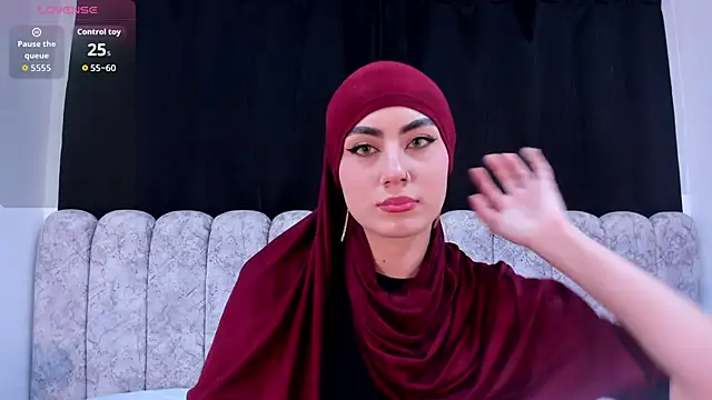 Snapshot of fatimarab chatting on April 2026 08:00:02 PM fatimarab online show from April 2026 08:00:02 PM