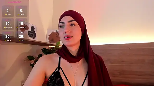 Snapshot of fatimarab chatting on June 2026 09:30:01 PM fatimarab online show from June 2026 09:30:01 PM