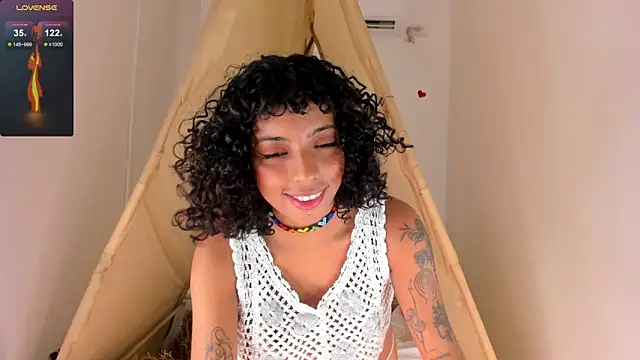 Ariella Ruiz online show from October 2025 12:17:01 PM