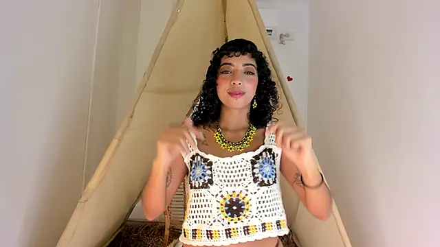 Ariella Ruiz online show from October 2025 12:50:01 PM