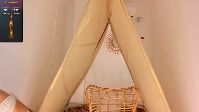 Ariella Ruiz online show from September 2025 12:44:02 PM