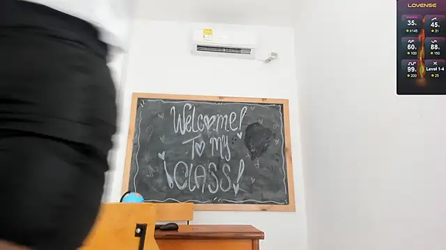 Ariella Ruiz online show from November 2025 12:16:01 PM