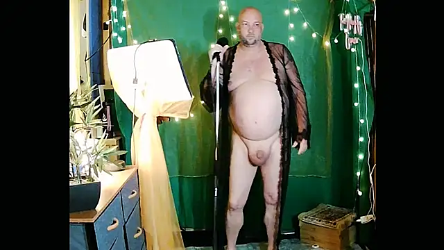 ShamelessMan online show from May 2026 07:41:01 PM