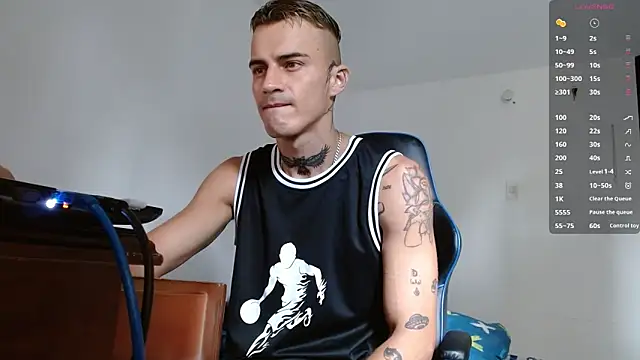 bray hotboy777 online show from November 2025 02:06:01 PM