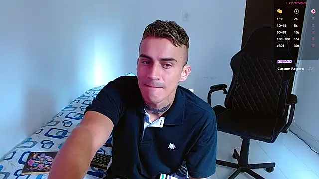 bray hotboy777 online show from October 2025 03:53:01 PM