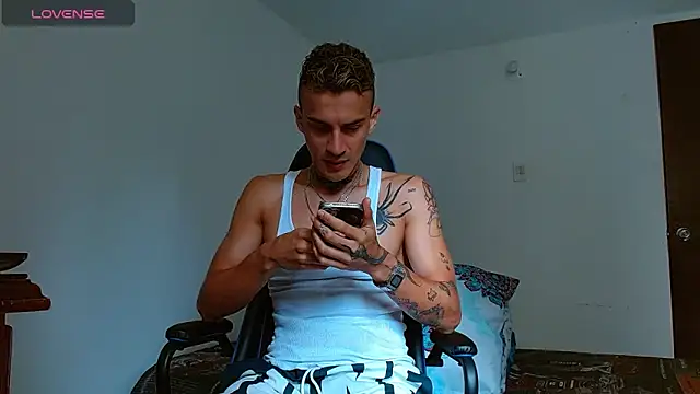 bray hotboy777 online show from November 2025 01:38:01 PM