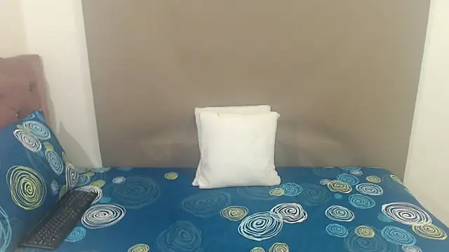 kimberlyjamexxx online show from February 2026 03:25:02 AM