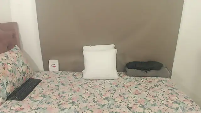 kimberlyjamexxx online show from October 2025 03:17:01 AM