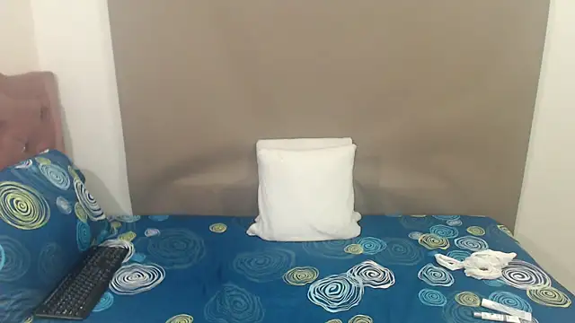 kimberlyjamexxx online show from February 2026 04:15:01 AM