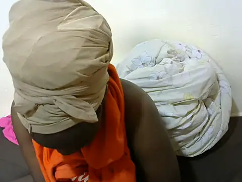 Snapshot of Thicky_kyla chatting on November 2025 07:30:01 AM Thicky kyla online show from November 2025 07:30:01 AM