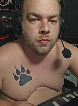 Snapshot of PupW0lfy chatting on October 2025 07:04:01 PM PupW0lfy online show from October 2025 07:04:01 PM