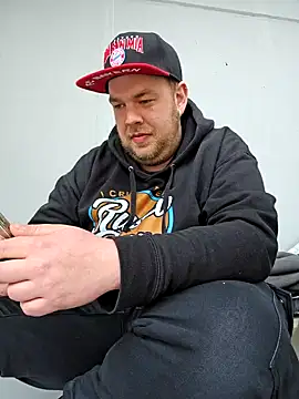 PupW0lfy online show from February 2025 11:36:01 AM