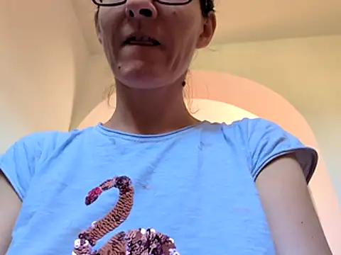 Snapshot of Milky_hairy_mommy chatting on July 2026 06:54:01 AM Milky hairy mommy online show from July 2026 06:54:01 AM