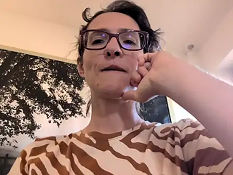 Snapshot of Milky_hairy_mommy chatting on June 2026 02:45:02 PM Milky hairy mommy online show from June 2026 02:45:02 PM