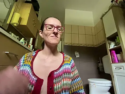 Snapshot of Milky_hairy_mommy chatting on April 2026 11:06:01 AM Milky hairy mommy online show from April 2026 11:06:01 AM