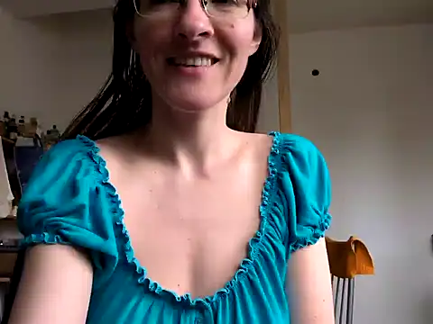 Snapshot of Milky_hairy_mommy chatting on March 2025 01:34:01 PM Milky hairy mommy online show from March 2025 01:34:01 PM