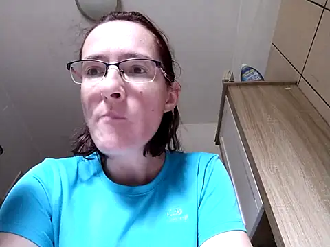 Snapshot of Milky_hairy_mommy chatting on October 2025 08:26:01 AM Milky hairy mommy online show from October 2025 08:26:01 AM