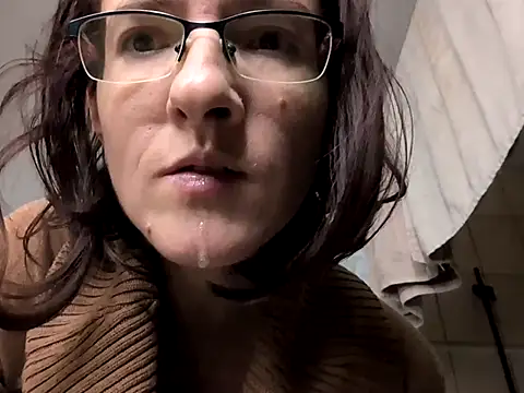Snapshot of Milky_hairy_mommy chatting on October 2025 08:56:01 PM Milky hairy mommy online show from October 2025 08:56:01 PM