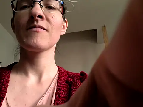 Snapshot of Milky_hairy_mommy chatting on March 2025 10:22:02 AM Milky hairy mommy online show from March 2025 10:22:02 AM