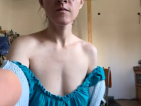 Snapshot of Milky_hairy_mommy chatting on March 2025 06:52:02 AM Milky hairy mommy online show from March 2025 06:52:02 AM