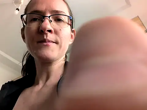 Snapshot of Milky_hairy_mommy chatting on March 2025 10:07:01 AM Milky hairy mommy online show from March 2025 10:07:01 AM
